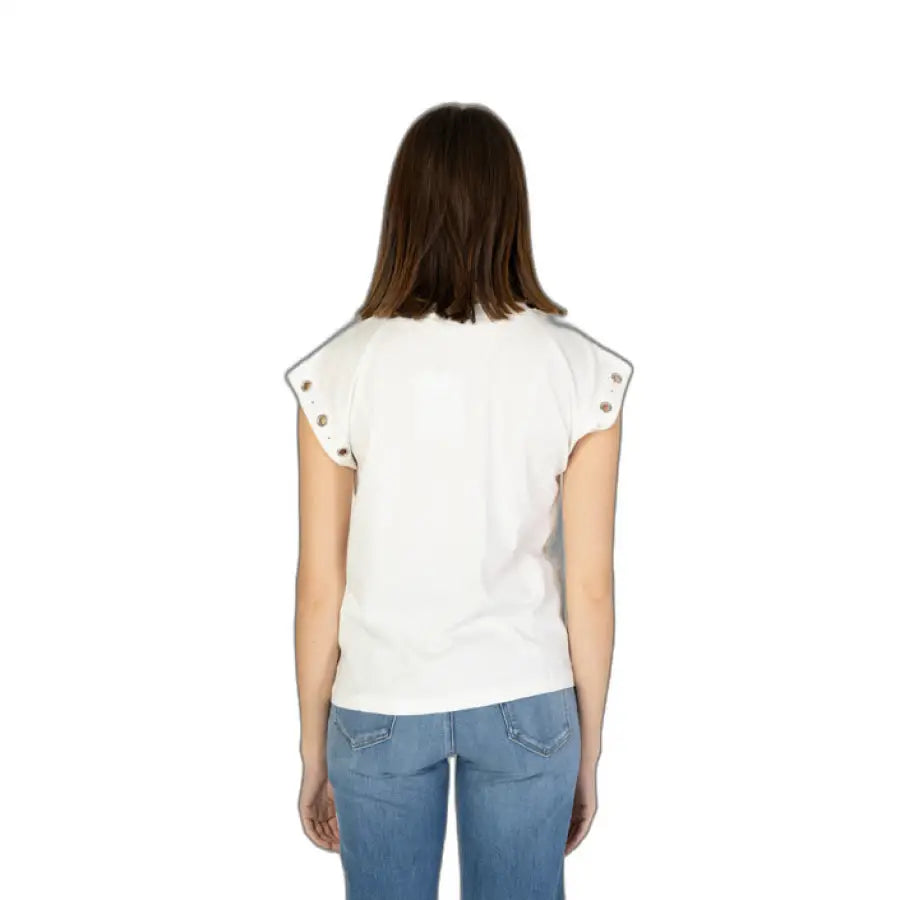 Desigual Desigual women in white t-shirt and jeans showing Desigual Women T-Shirt product